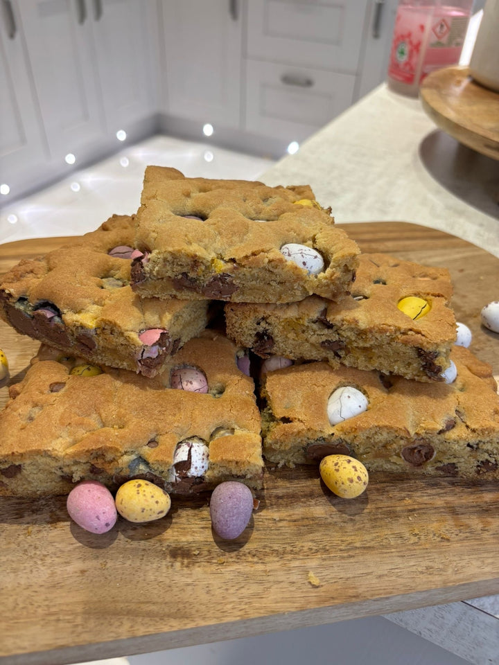 Mini Egg Protein Blondies